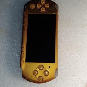 psp2000维修-PSP2000突然就灯亮屏幕不亮，不能开机？